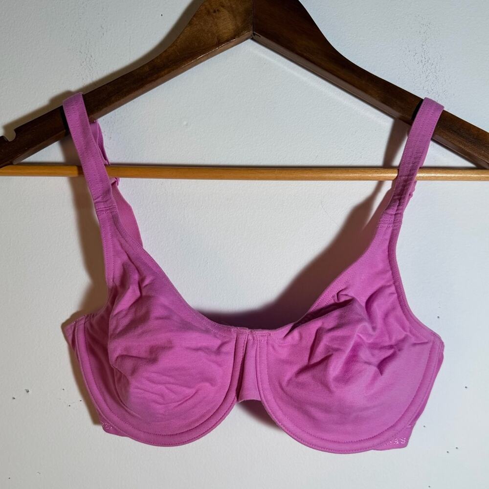 Victoria’s Secret Women's Pink Underwire Bra - Picture 2 of 5